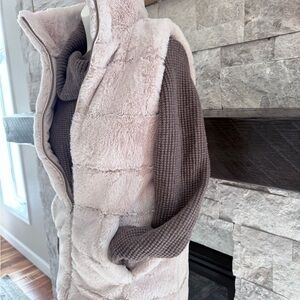 Reversible Faux Fur Sherpa Puffer Vest Cream Cozy Luxe NWOT | XS
